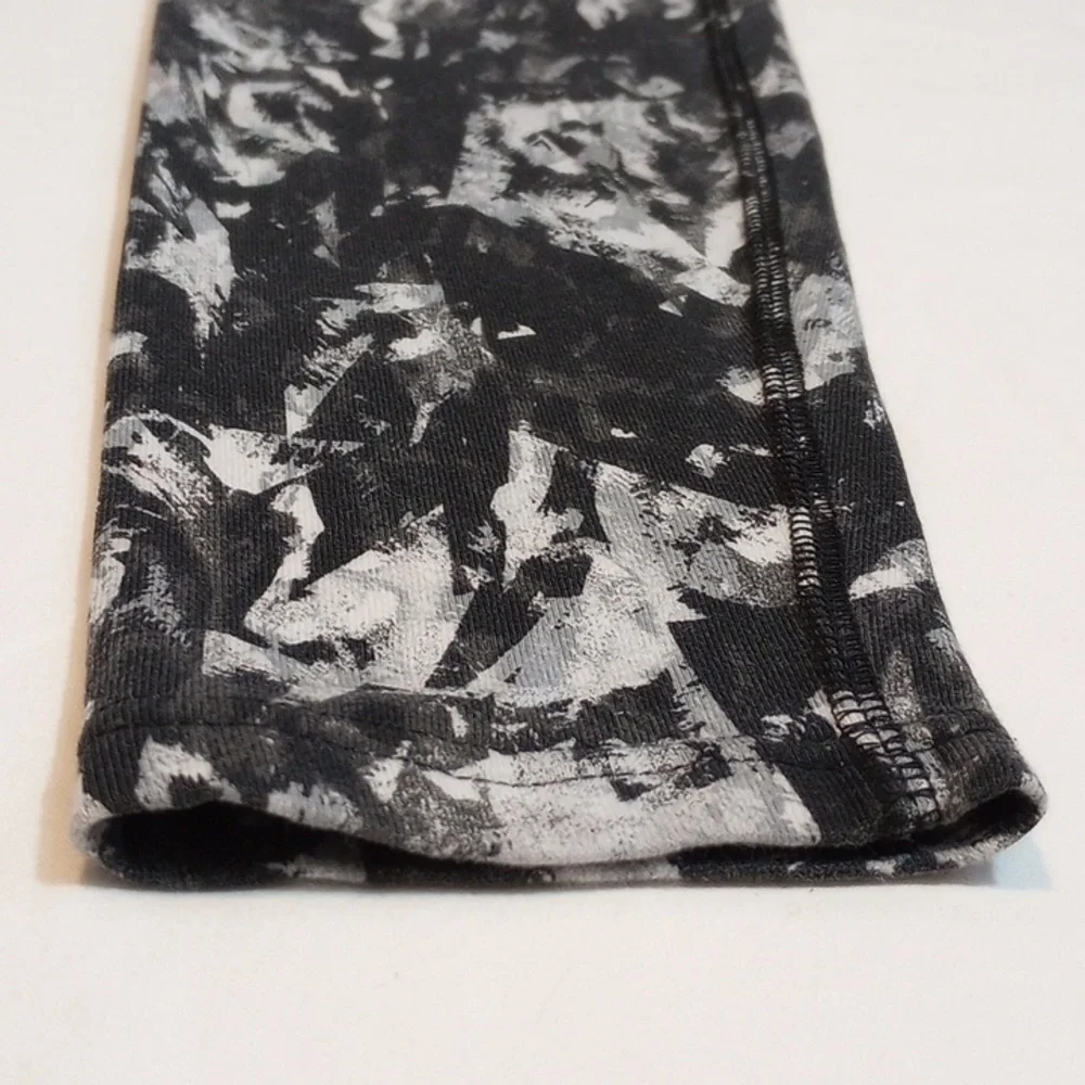 Women's Nike Leggings Sz S Black Pattern Just Do It Splatter Workout Sport Fun